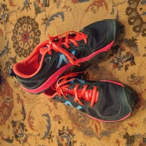 New balance minimus women's running shoes size 10